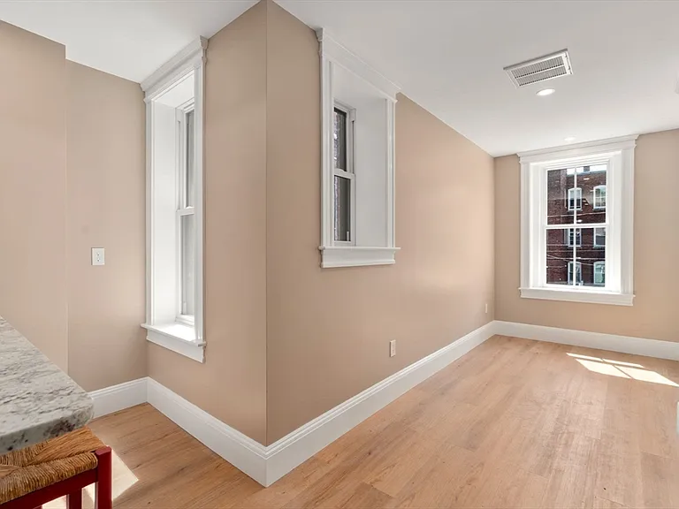 1863 Beacon St #1 — Photo 10
