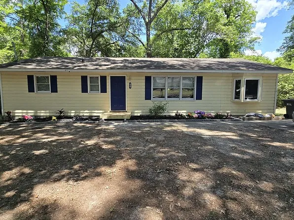 826 Oak Ridge Dr, Perry, GA 31069