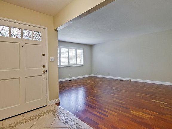 3rd image of 10390 Stokes Ave