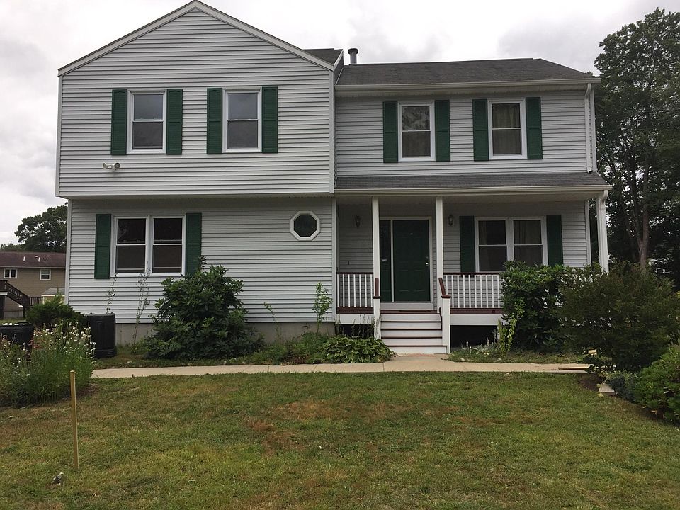 1st image of 2 Strawberry Ln
