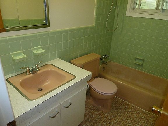 4th image of 646 Duane Ct
