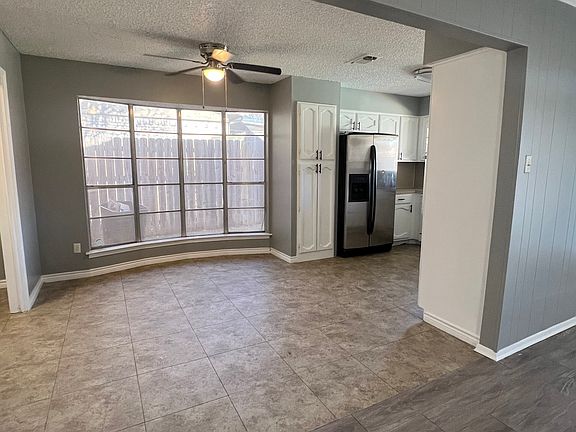 3rd image of 613 Rockledge Dr