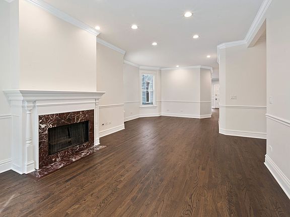 3rd image of 3626 N Hoyne Ave #1