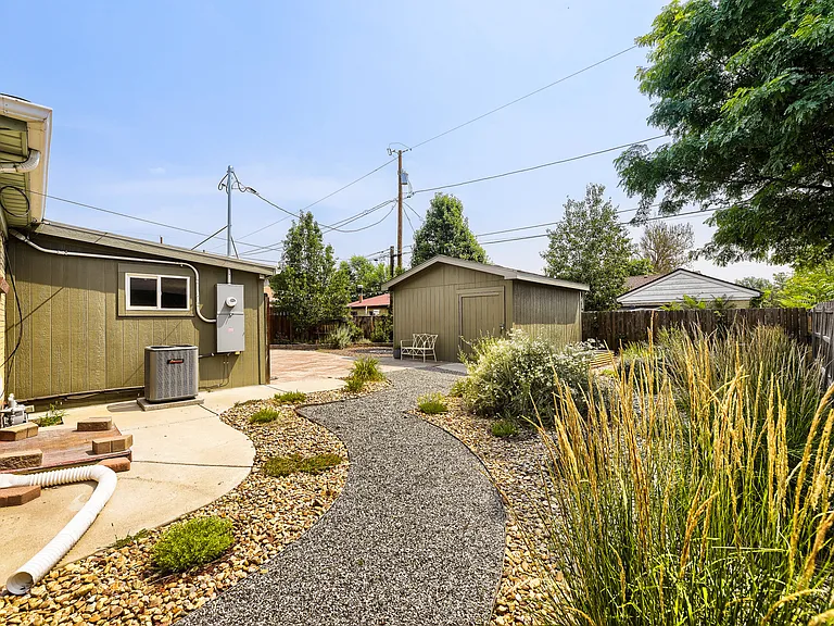 1326 S Clay St — Photo 27