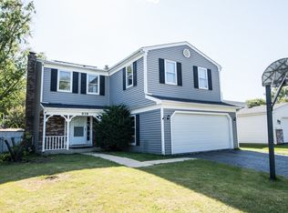 939 Wampum Ct, Carol Stream, IL 60188