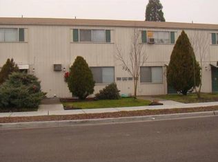 325 N 9th St APT 3, Central Point, OR 97502