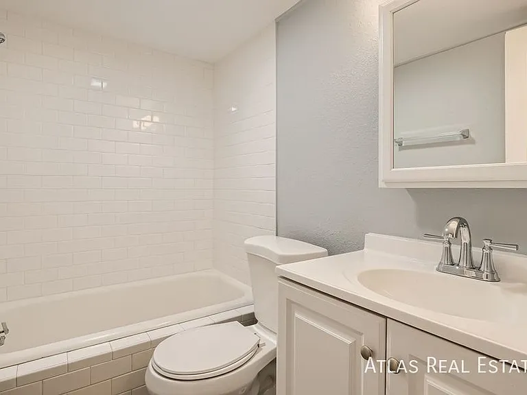 1811 14th Ave #2 — Photo 8