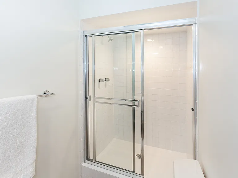 936 N San Vicente Blvd #16 — Photo 19