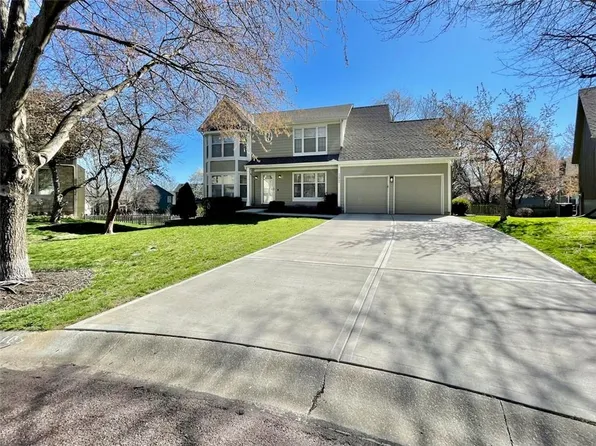 12805 Cody St, Overland Park, KS 66213