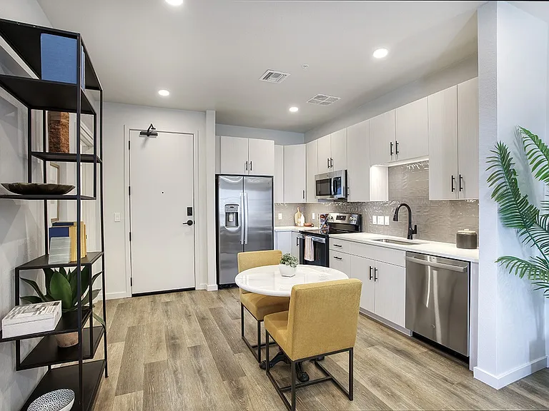 Evara Living — Photo 16