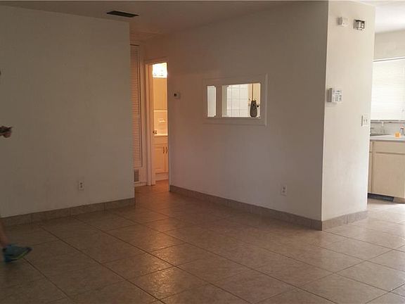 4th image of 1447 Corinthian Ave