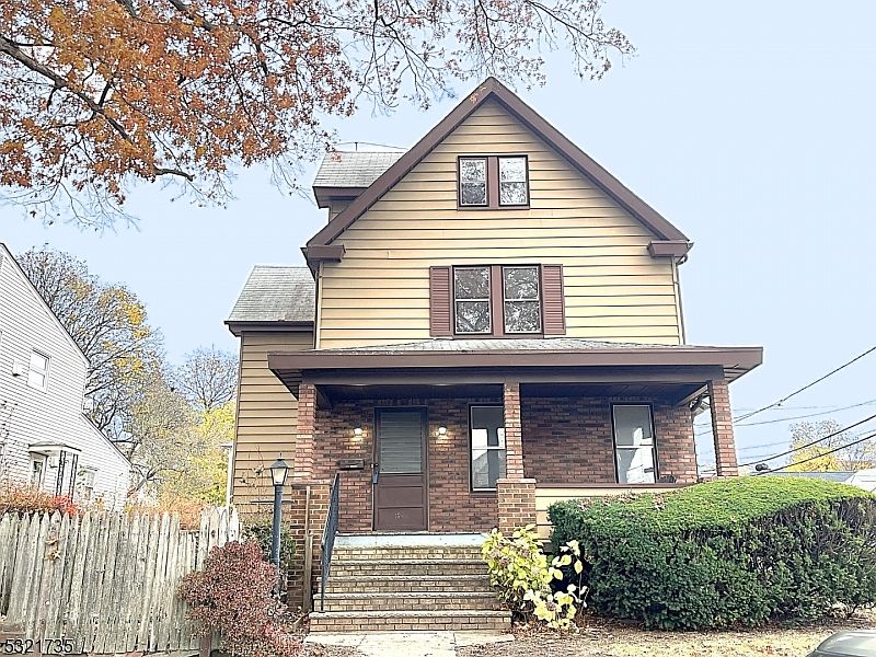 1st image of 122 Riverview Ave