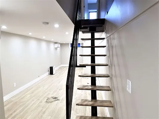 Rented by The Hamilton Group | media 21