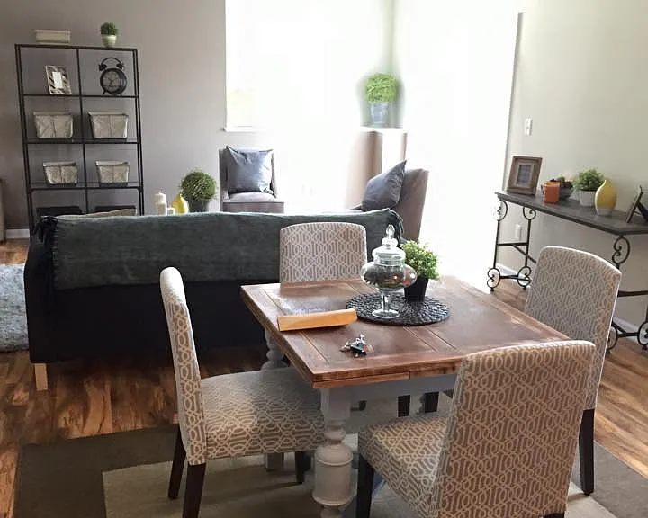 Vista Apartments — Photo 11