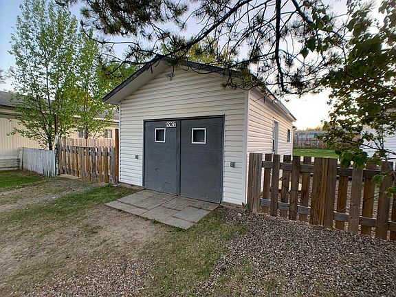 2nd image of 5307 43rd St