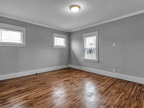 2nd image of 1697 Seneca St #2