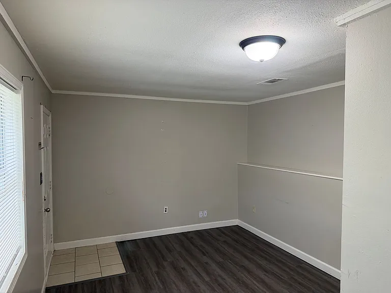 4 Pine Tree Apartment Rd — Photo 2