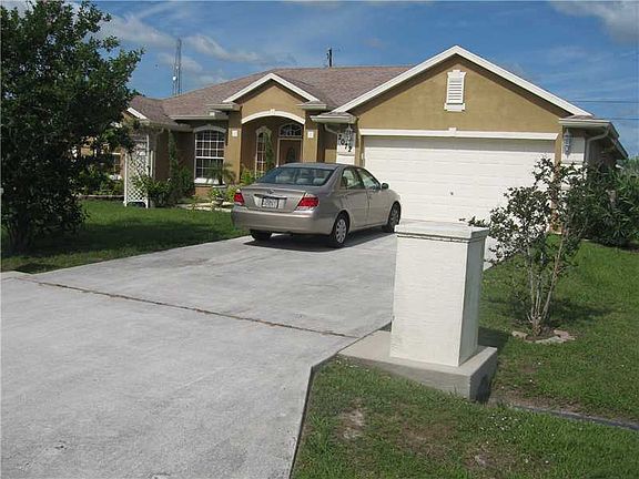 2nd image of 2072 SW Gailwood St