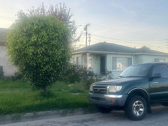 3rd image of 11013 Benfield Ave