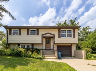1531 Harvard Ln, Schaumburg, IL 60193
