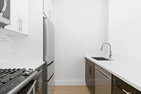 Rented by R New York | media 3