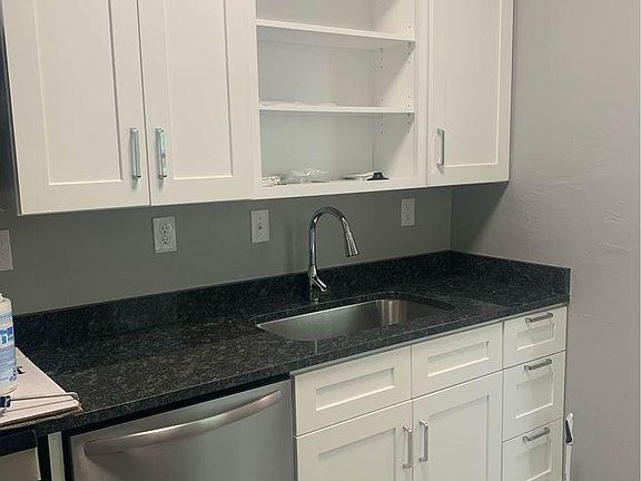 4th image of 1421 Washington Ave APT A