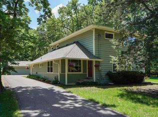 26115 Smithtown Ln, Shorewood, MN 55331