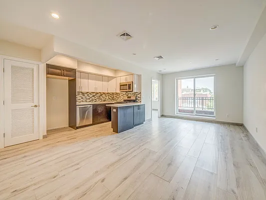 Rented by Bouklis Group | media 2