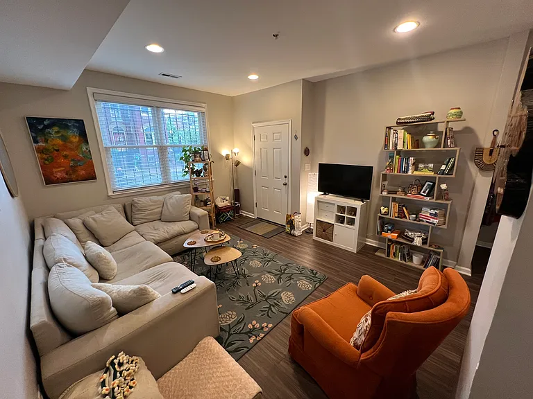 1723 5th St NW #1 — Photo 2