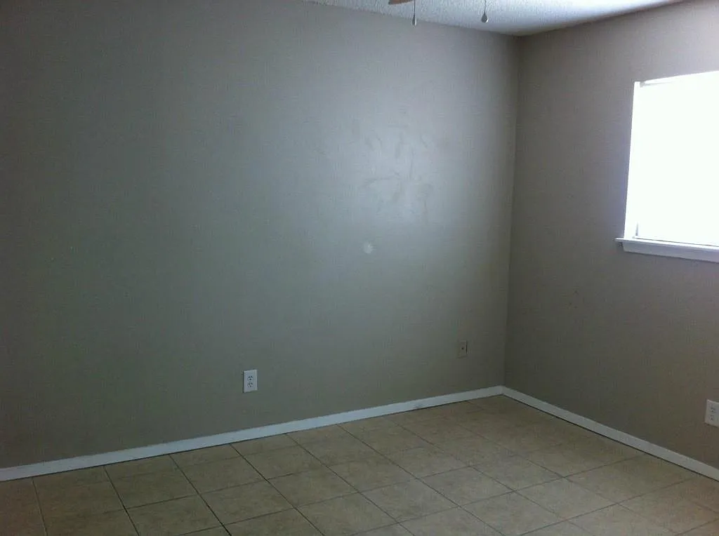 530 W. Hopkins — Photo 2