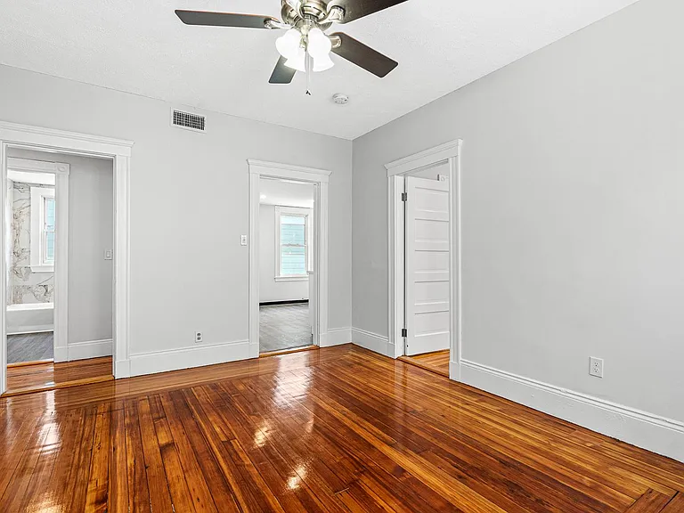 79 Pleasant St #3 — Photo 18