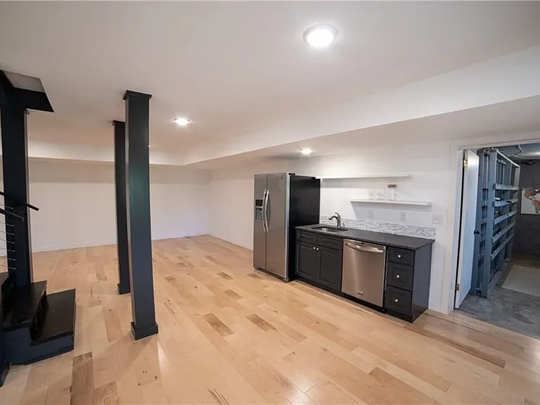 414 Shorecrest Dr — Photo 23