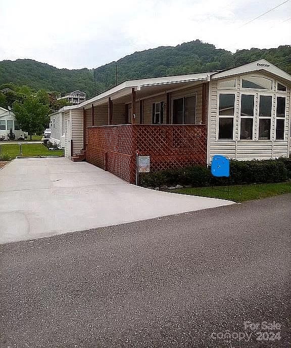 1st image of 7 Polka Ln