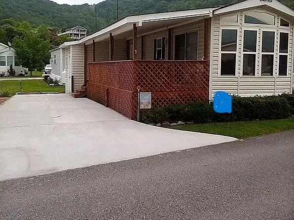 7 Polka Ln, Waynesville, NC 28785