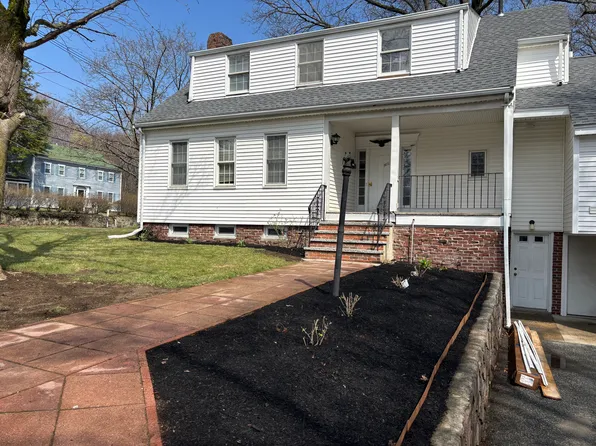 506 Summer Ave, Reading, MA 01867