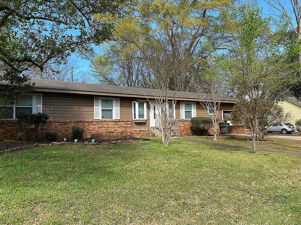 1st image of 2805 N Pecan St