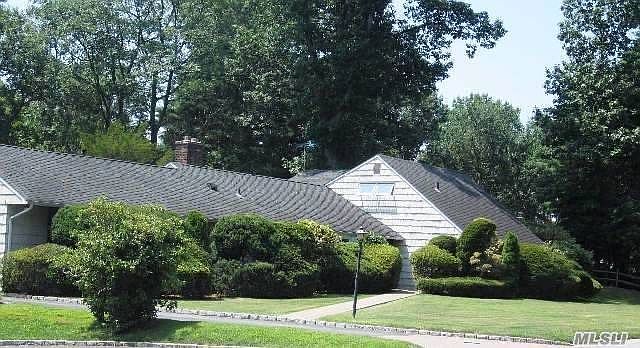 1st image of 8 Horseshoe Ln