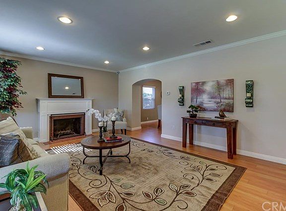 4th image of 6056 Alessandro Ave