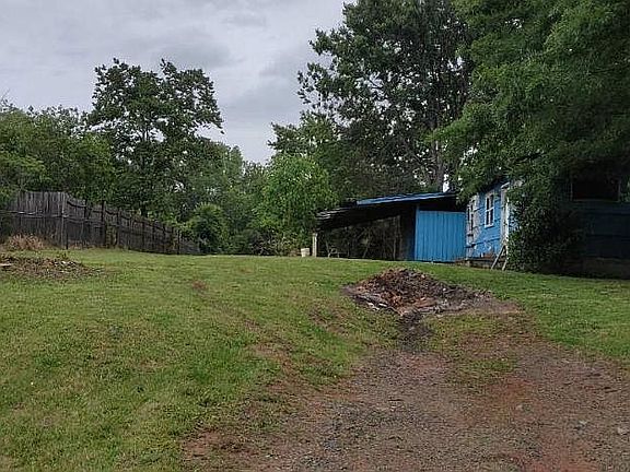 2nd image of 1217 Hillside Dr