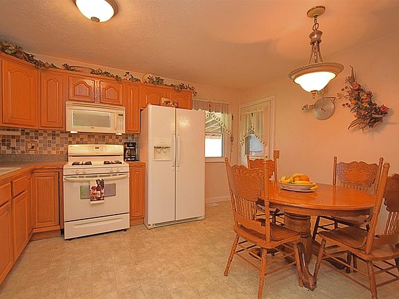 5th image of 55728 Corwin St