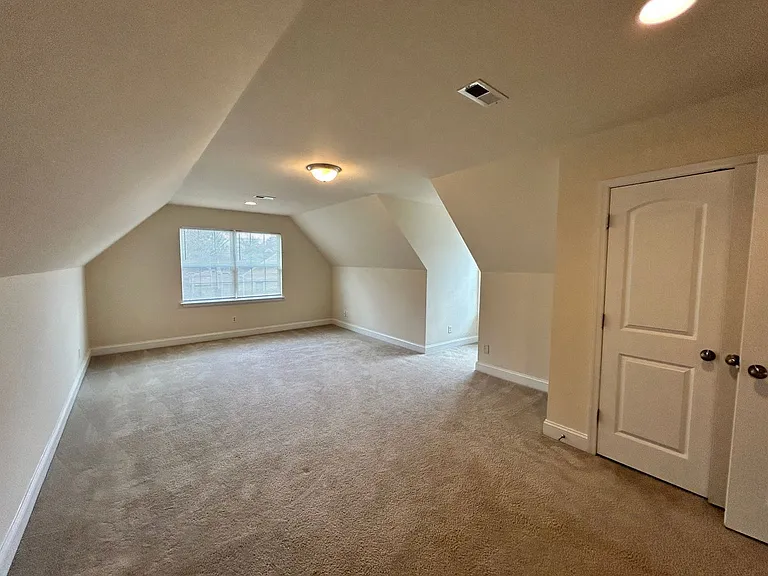 4901 Warwick Rd E — Photo 18