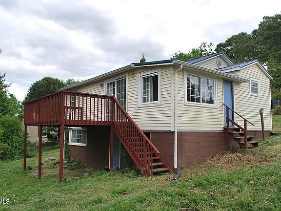 4th image of 1060 Oak Drive Cir