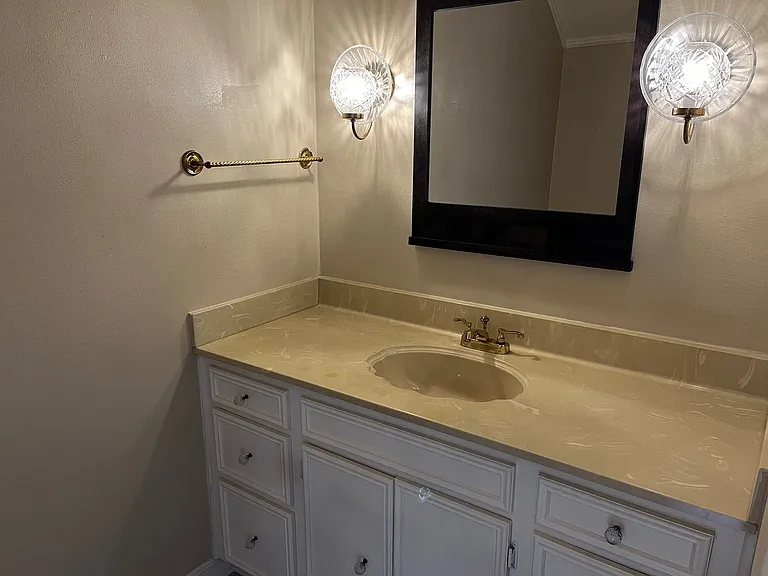 500 S Dresden Ct — Photo 7
