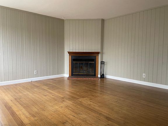 2nd image of 173 Flower St