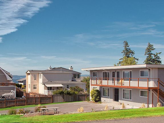 Mid Century 4 Plex by the water!