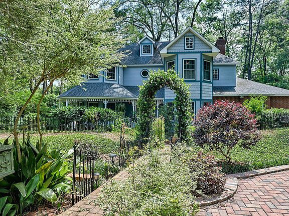 4th image of 1113 Lothian Dr