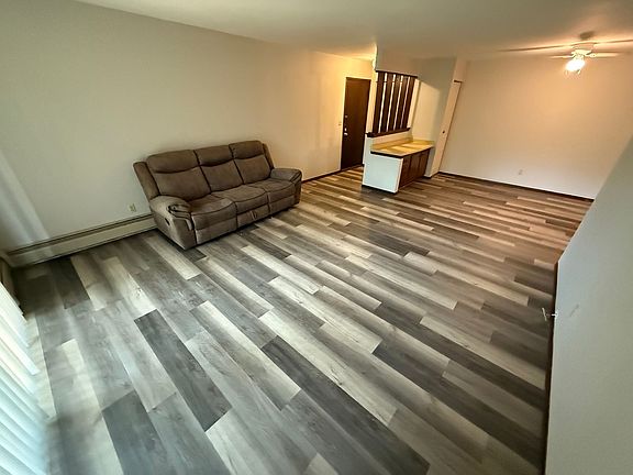 2nd image of 202 Williamsburg Dr APT 3