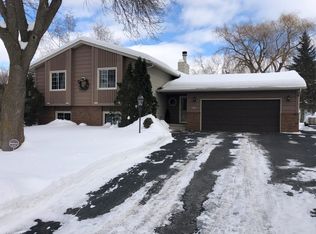 7142 Polaris Ln N, Maple Grove, MN 55311