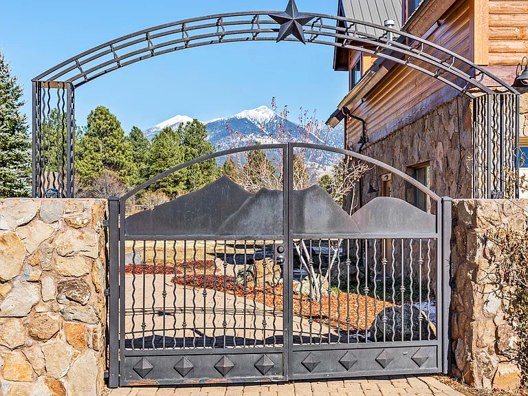 8950 W Antoinette Way — Photo 36