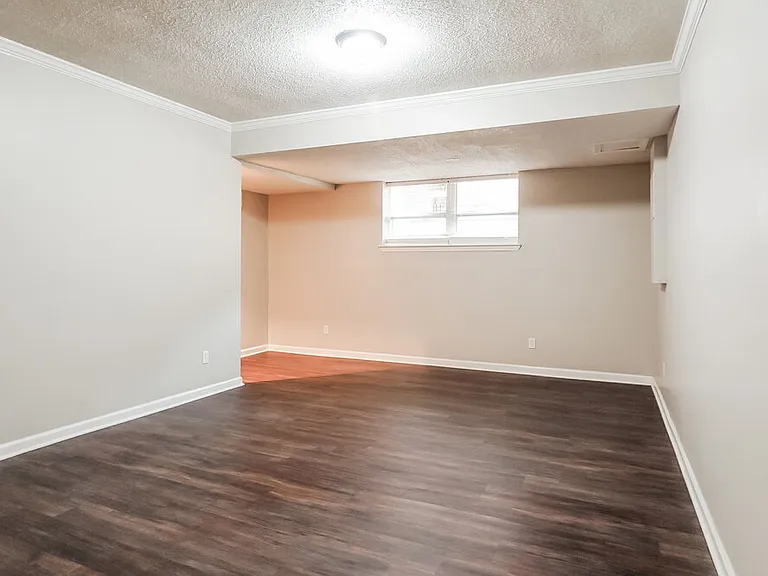 2724 Wellington Dr — Photo 10